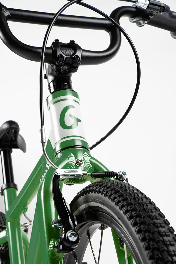 vélo 16 pouces vert - gros plan guidon fourche